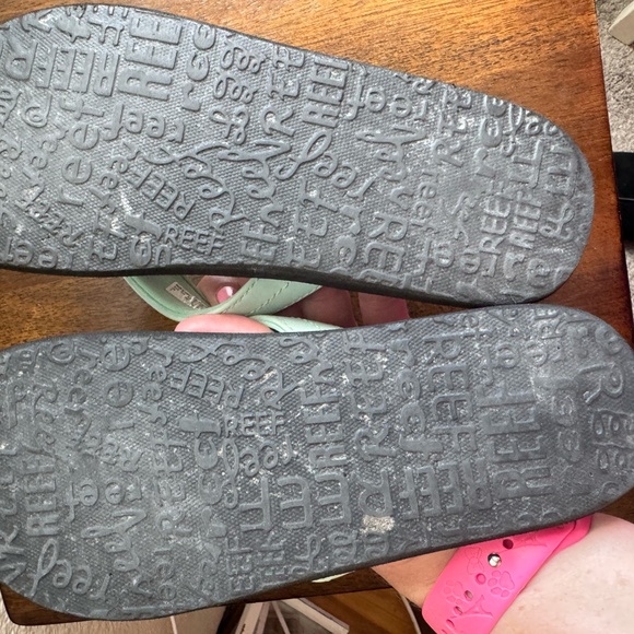 Reef Flipflops. Girls blue and black with mermaid maids design size 3 - Picture 4 of 4